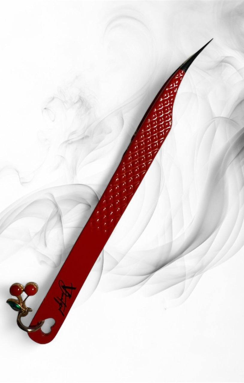 Curved isolation Tweezer